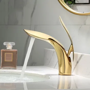 Orijinal tasarım Yüksek kalite altın banyo lavabo musluğu altın soğuk sıcak batarya musluk tek delik tek kolu