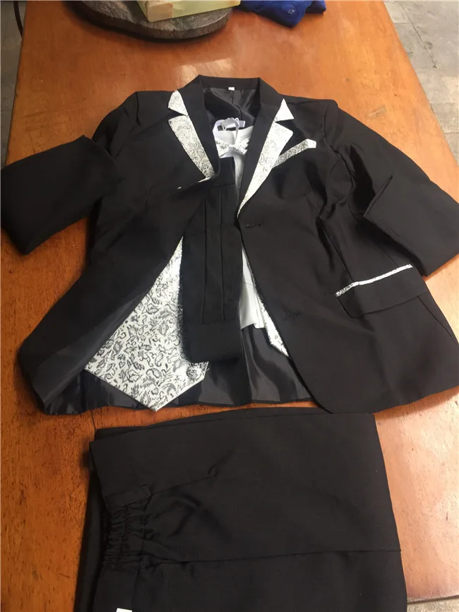 Erkek Siyah Takım Elbise Çocuk Kostüm Erkek Düğün resmi takım elbiseler 4 adet / takım Boyutu 80 cm-155 cm 2-12 Yıl Siyah Beyaz Görüntü 4