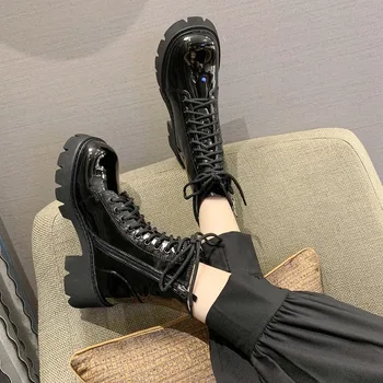 Martin çizmeler kadın 2020 yeni kalın tabanlı patent deri Chelsea çizmeler artırmak kolej tarzı İngiliz kısa çizmeler kadın ayakkabı